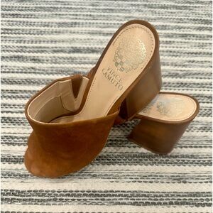 Vince Camuto Charlie Suede Peep Toe Mules w/wooden heel EUC Size 6.5